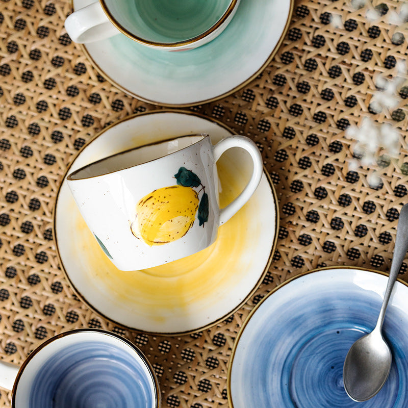 Tasse à café en céramique peinte
