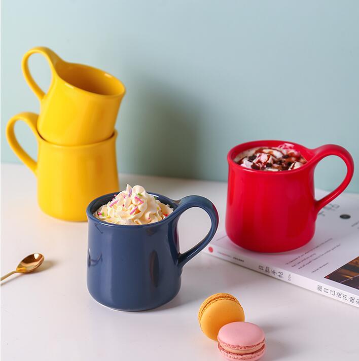 Tasse à déjeuner en céramique ménagère