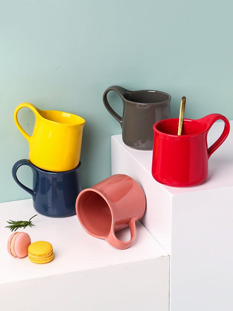 Tasse à déjeuner en céramique ménagère