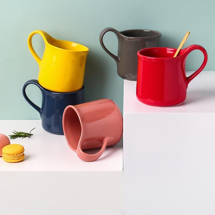 Tasse à déjeuner en céramique ménagère