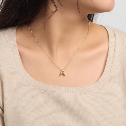 Collier initial plaqué or 18 carats avec lettre A et cristaux Zircondia®