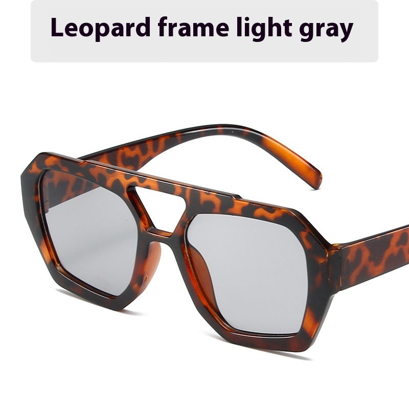 Lunettes de soleil minimalistes carrées, tendance et polyvalentes pour le quotidien