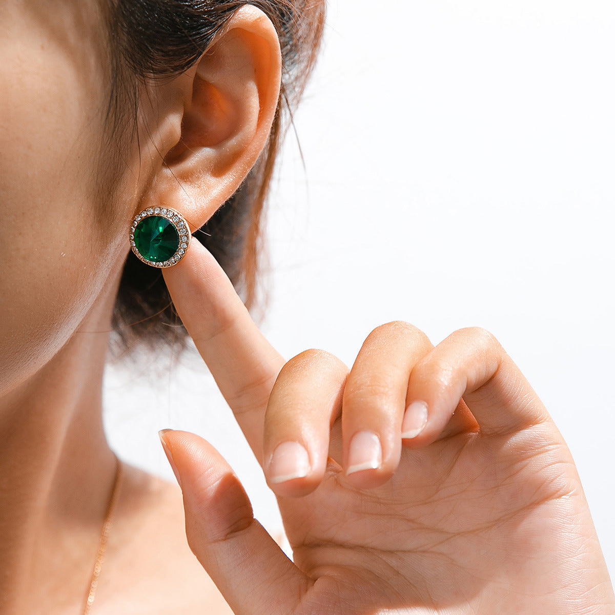 Water Brick Round Emerald Jewelry Suit
