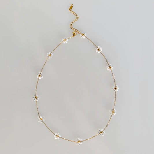Pearl Small Flower Necklace