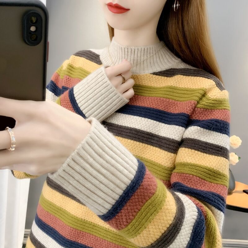 Pull à col montant rayé pour femme