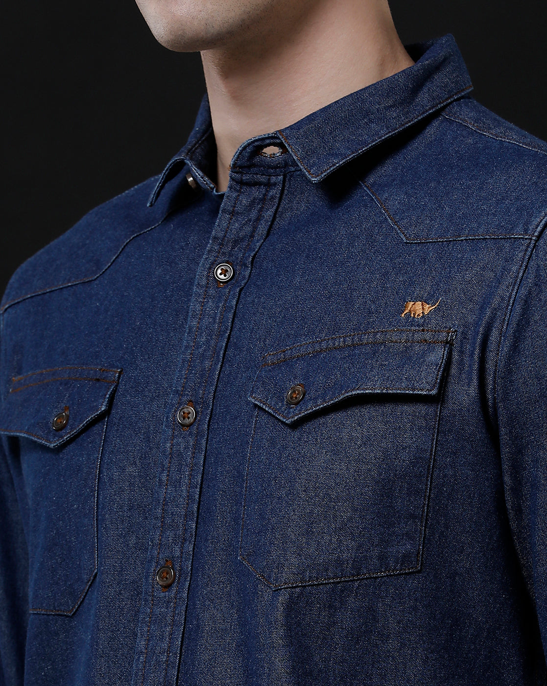 Chemise décontractée en jean coupe slim unie pour homme (ANTEN)