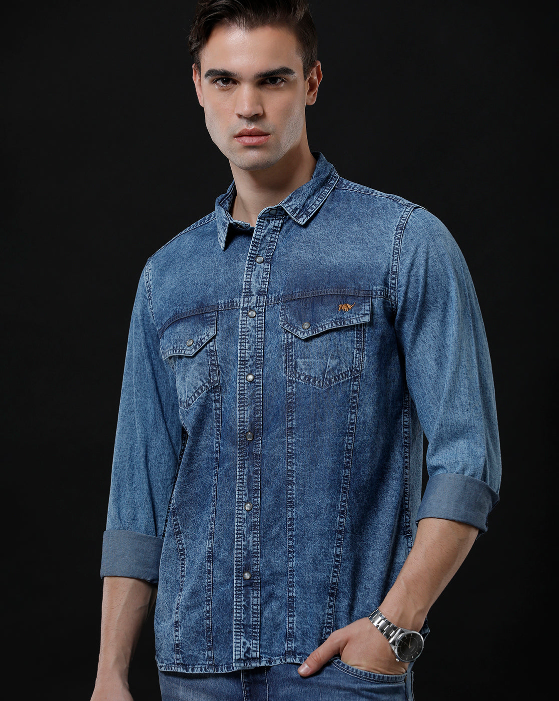 Chemise décontractée en jean unie coupe ajustée pour homme (APLIT)