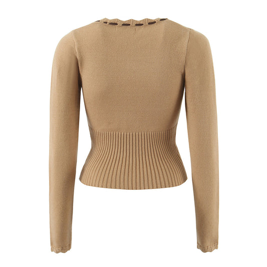 single breasted long sleeved knitted sweater