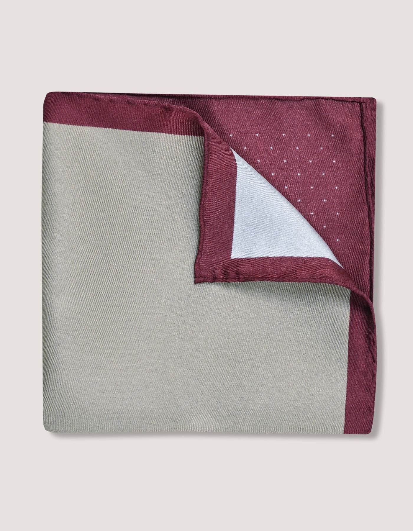 Pochette de costume en soie rouille