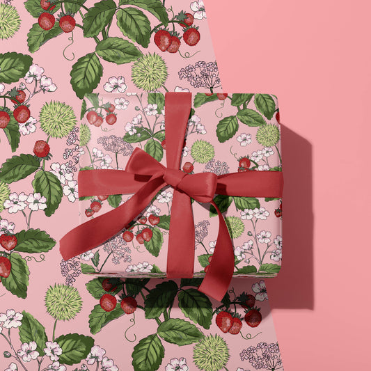WOODLAND STRAWBERRY GIFT WRAP SHEET