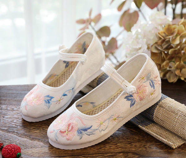 Womens Embroidered Flat Cloth Shoes