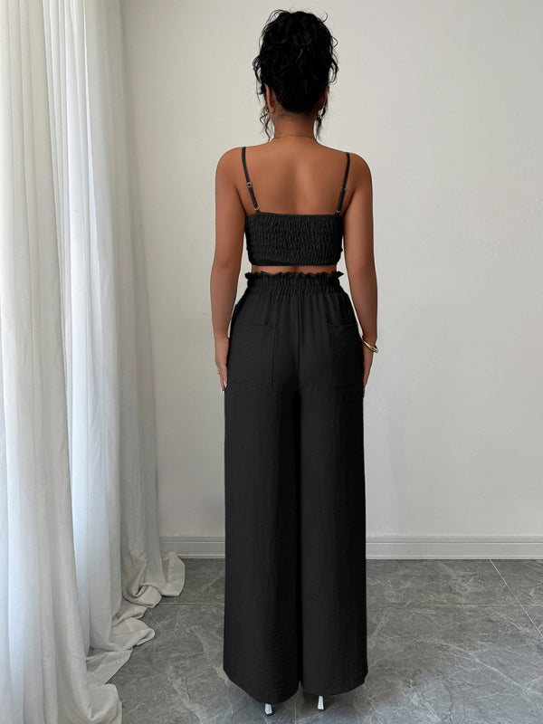 Ensemble deux pièces gilet noir à bretelles et pantalon large