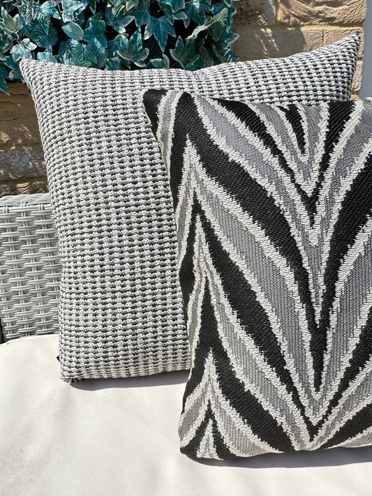 Le coussin couture - Jacquard beige et noir d'extérieur - Modèle n° 140