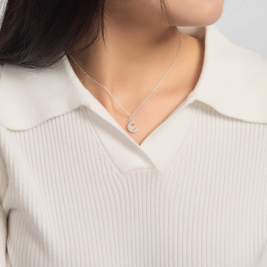 Collier Initiales Pavées Lettre C Créé avec des Cristaux Zircondia®