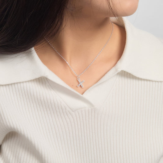 Collier initial Pave Lettre X créé avec des cristaux Zircondia®