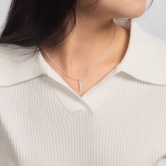 Collier initial pavé lettre Y créé avec des cristaux Zircondia®
