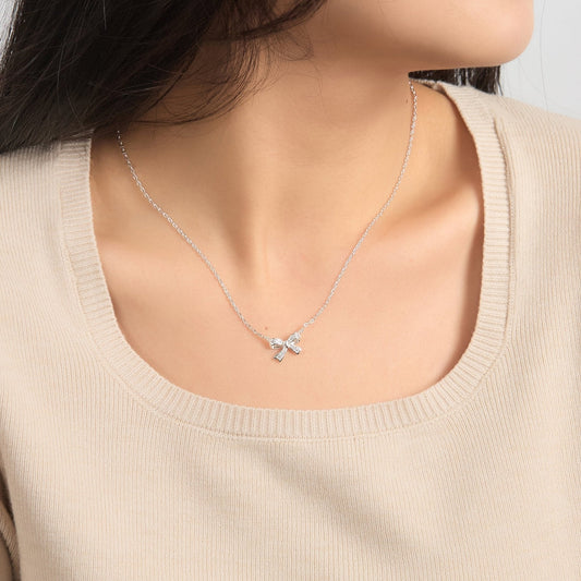 Collier Nœud Plaqué Argent Orné de Cristaux Zircondia®