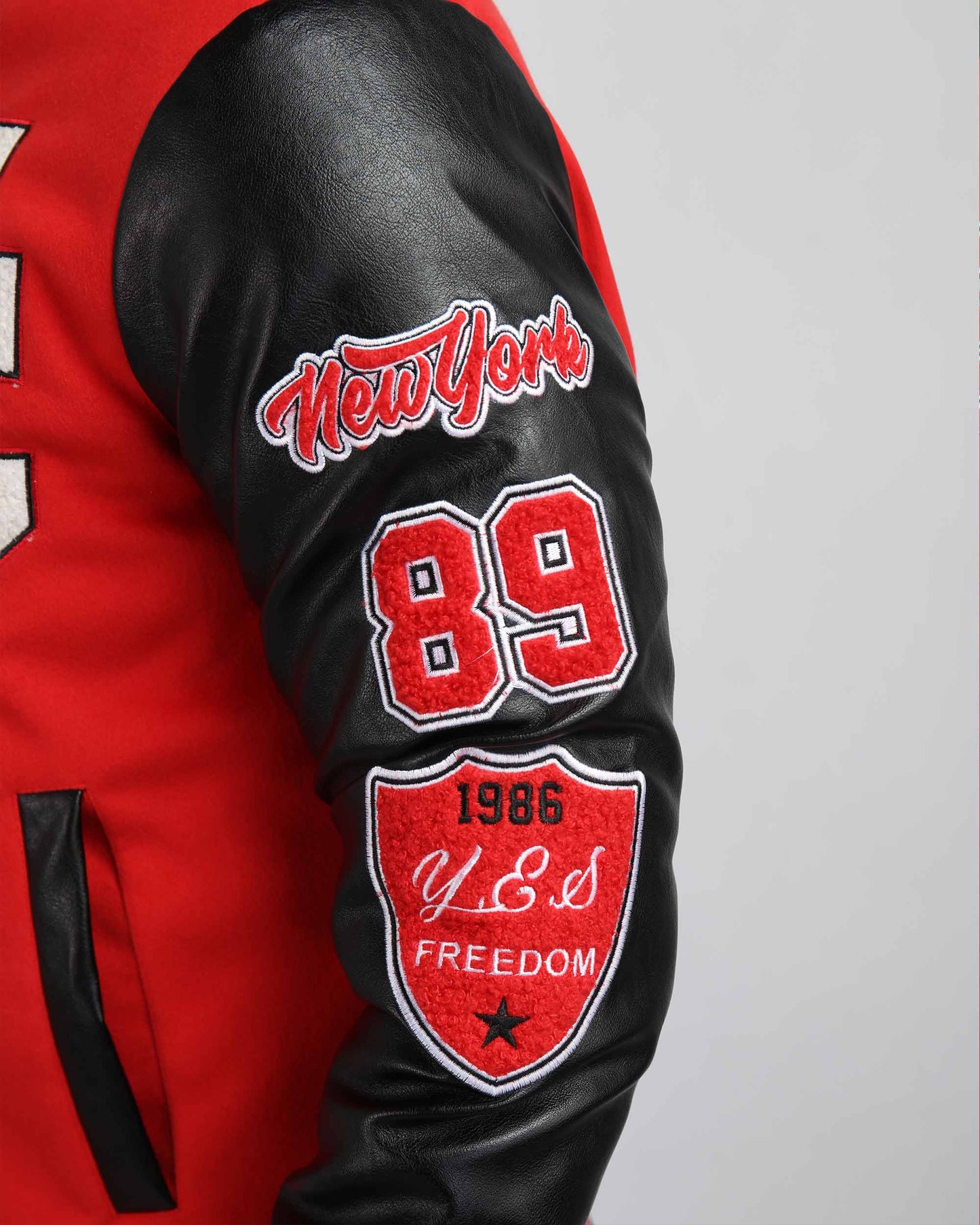 Blouson aviateur de baseball à manches contrastantes