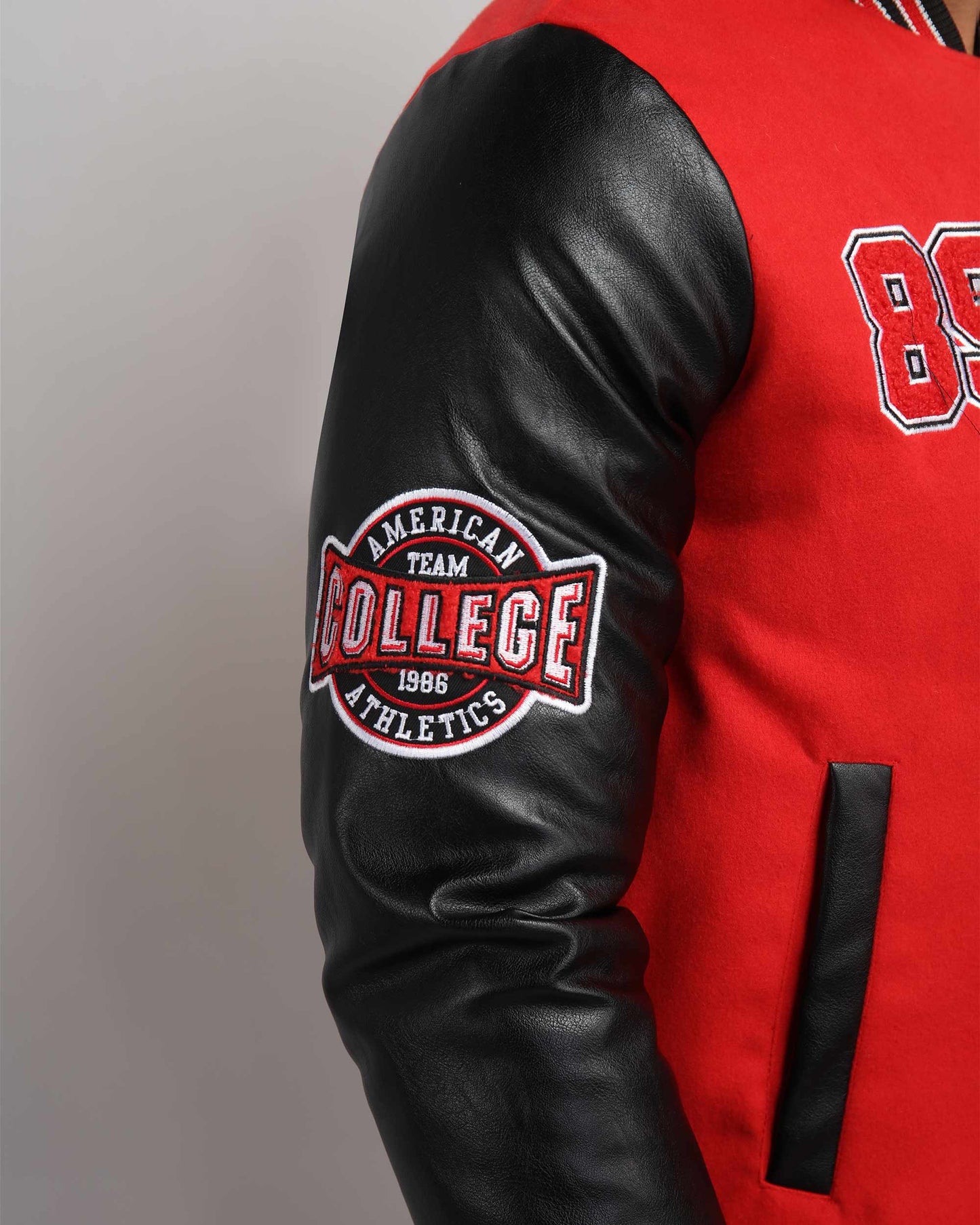 Blouson aviateur de baseball à manches contrastantes