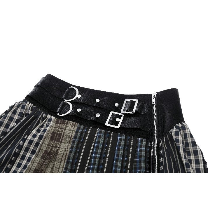 Mini-jupe plissée Dark in Love en patchwork tartan sauge et taille en cuir
