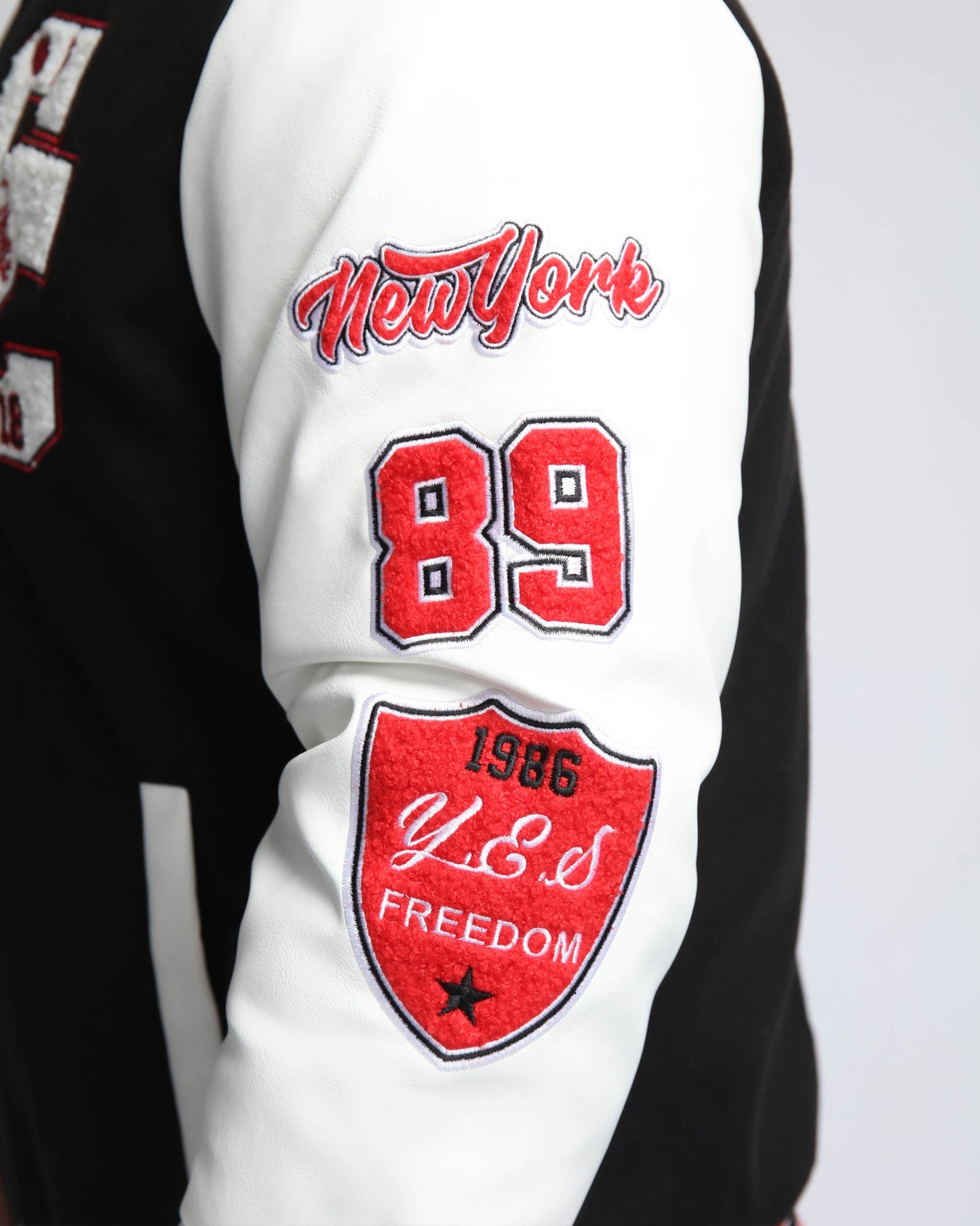 Blouson aviateur de baseball à manches contrastantes