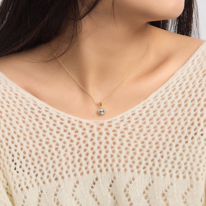 Collier plaqué or 18 carats avec pierre de naissance d'avril (Diamant) orné de cristaux Zircondia®