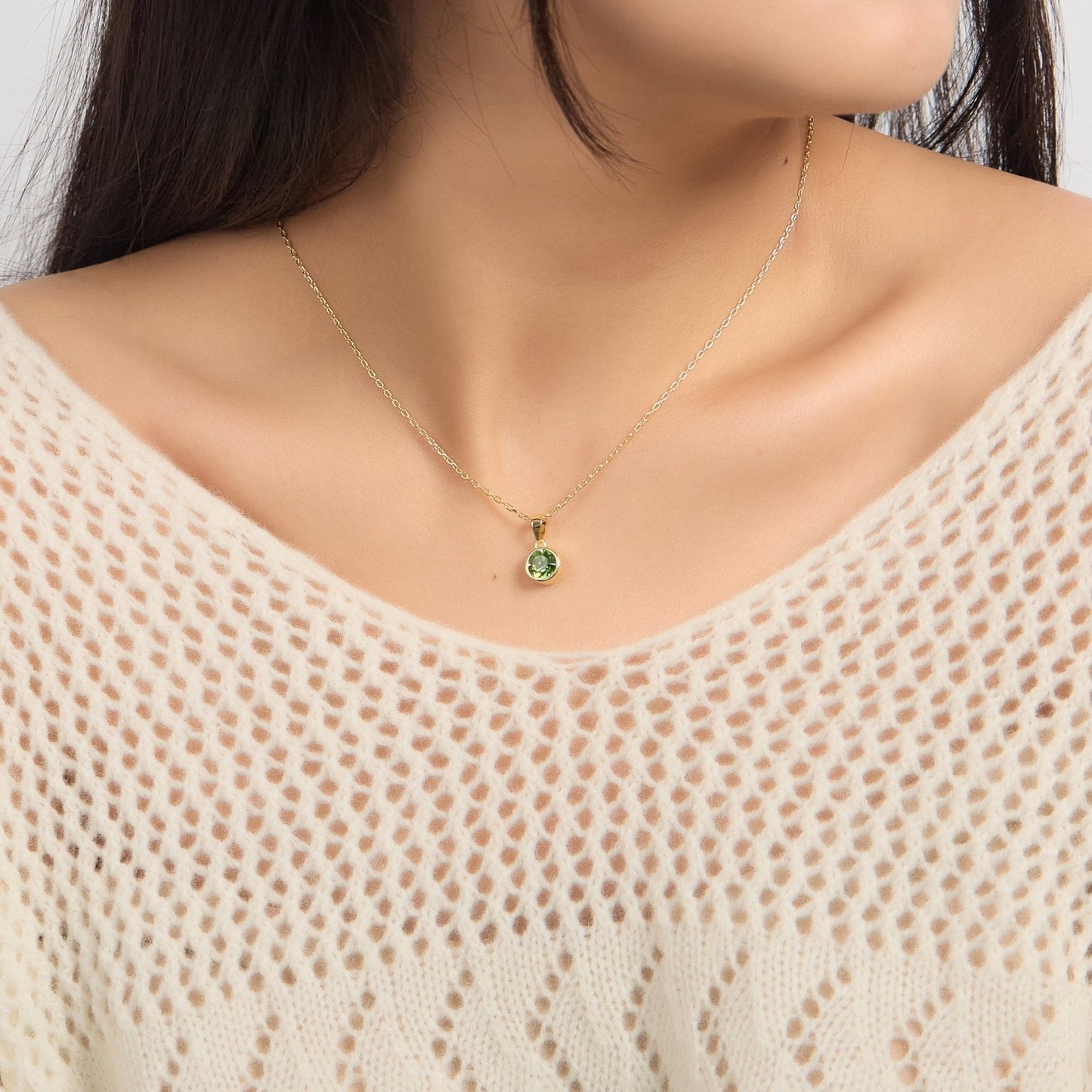 Collier en Plaqué Or 18 carats avec Pierre de Naissance d'Août (Péridot) Créé avec des Cristaux Zircondia®