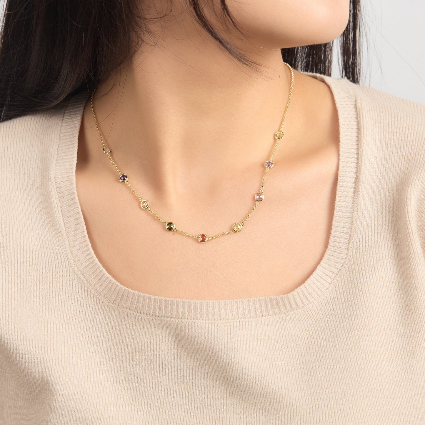 Collier en or 18 carats plaqué et cristaux multicolores, créé avec des cristaux Zircondia®