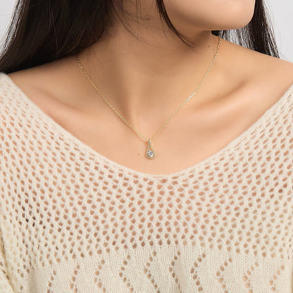 Collier Solitaire Torsadé Plaqué Or 18 carats Créé avec des Cristaux Zircondia®