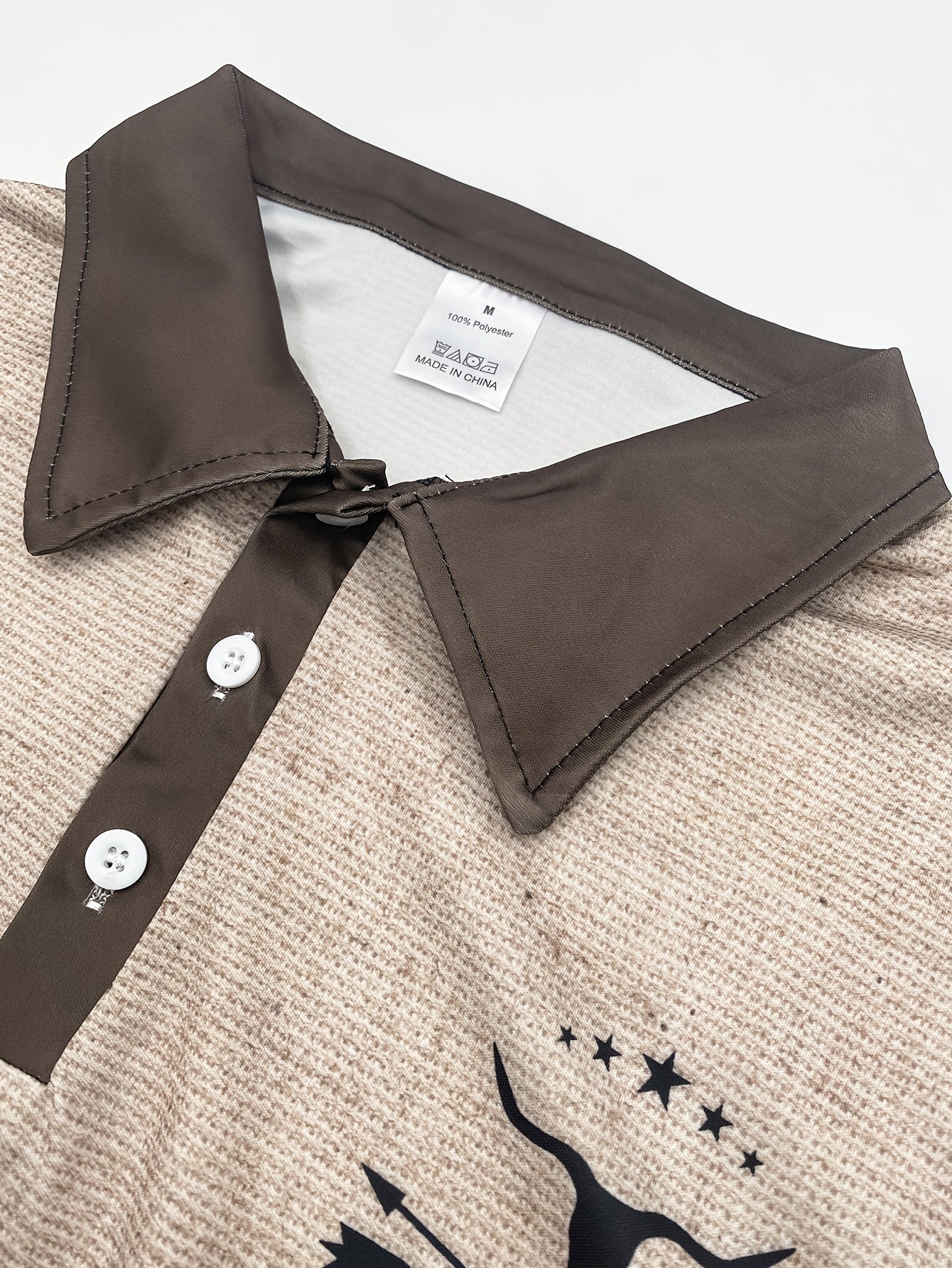 Chemise décontractée à manches courtes pour homme avec imprimé tête de taureau numérique 3D, détails boutonnés, col à revers - Vêtement de mode d'extérieur