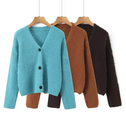 French versatile and minimalist cardigan sweater