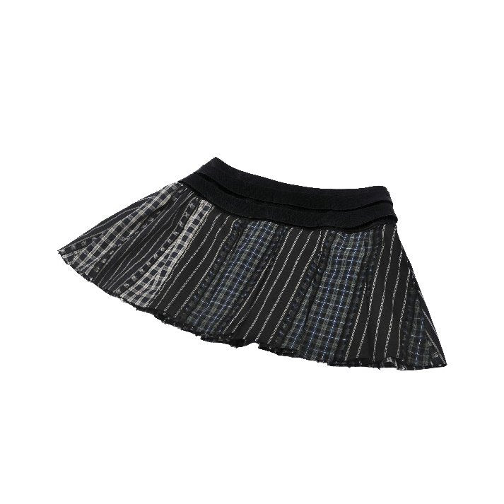 Mini-jupe plissée Dark in Love en patchwork tartan sauge et taille en cuir