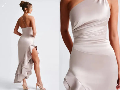 Robe élégante et moulante à dos nu et en pente