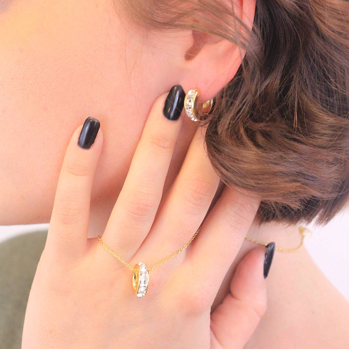 Boucles d'oreilles créoles carrées - Dorées et cristal