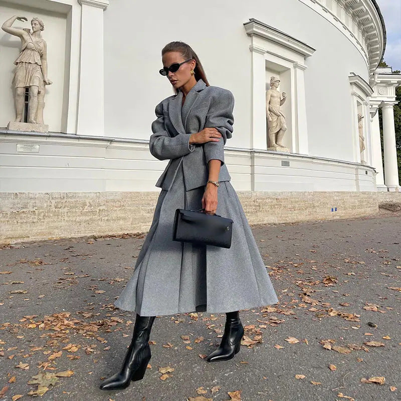 A length half skirt two-piece set