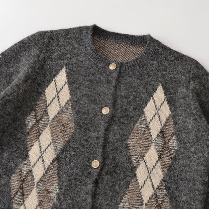 Round neck diamond cardigan sweater