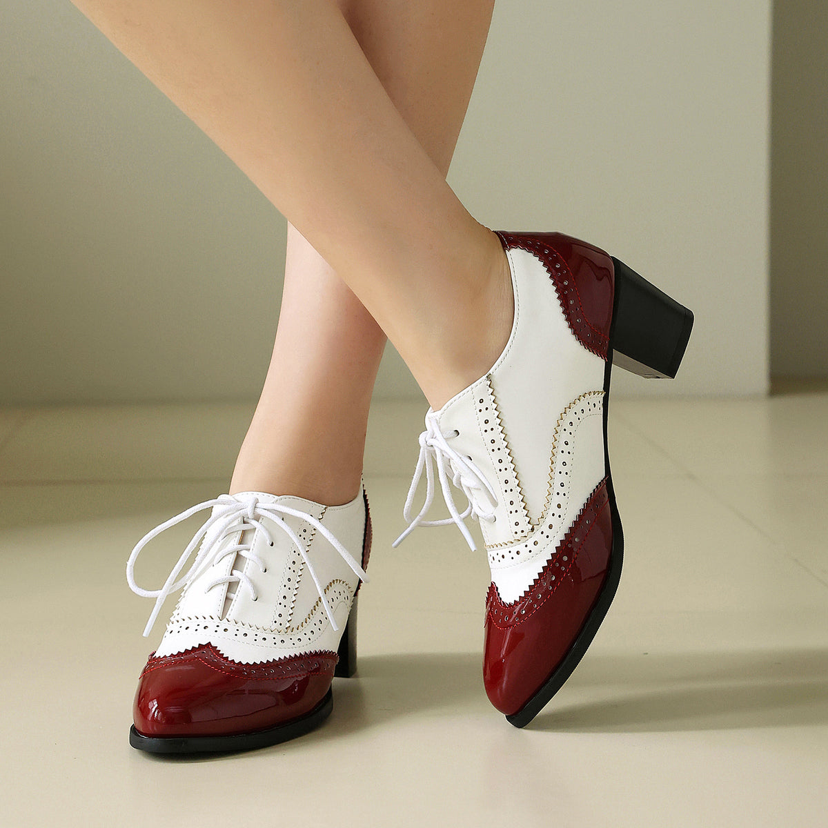 Women's Chunky Heel Lace-Up Brogues