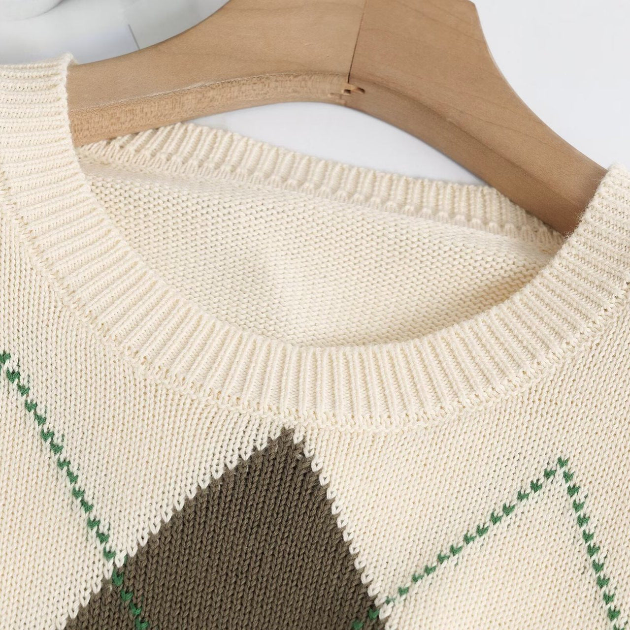 Style Round Neck Long Sleeve Knit Sweater for Women
