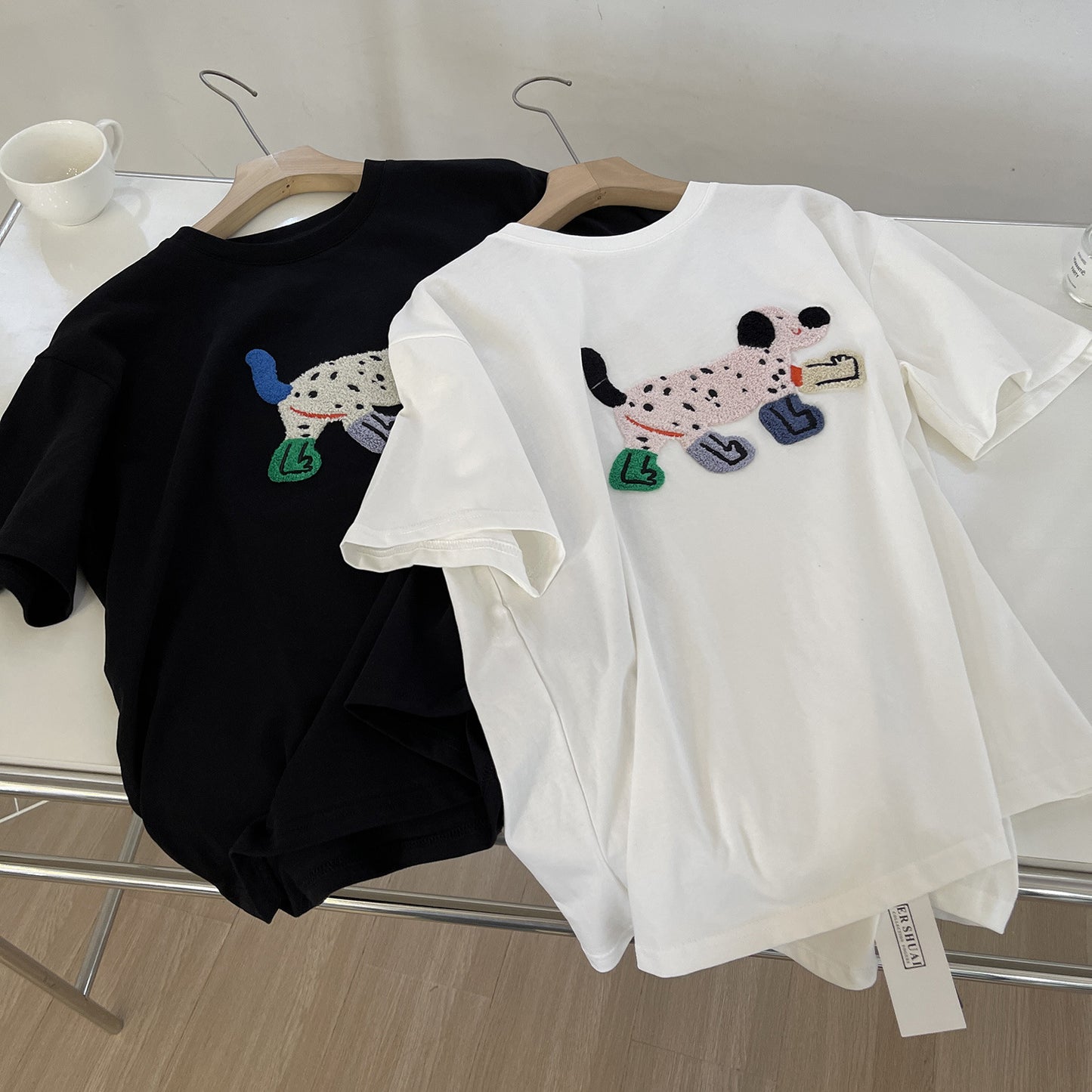 Heavy-duty 3D Embroidered Puppy Crewneck Short-sleeve Womens Top