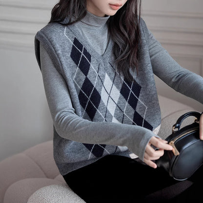 Women's V-Neck Knit Vest - Argyle Sleeveless Waistcoat Layering