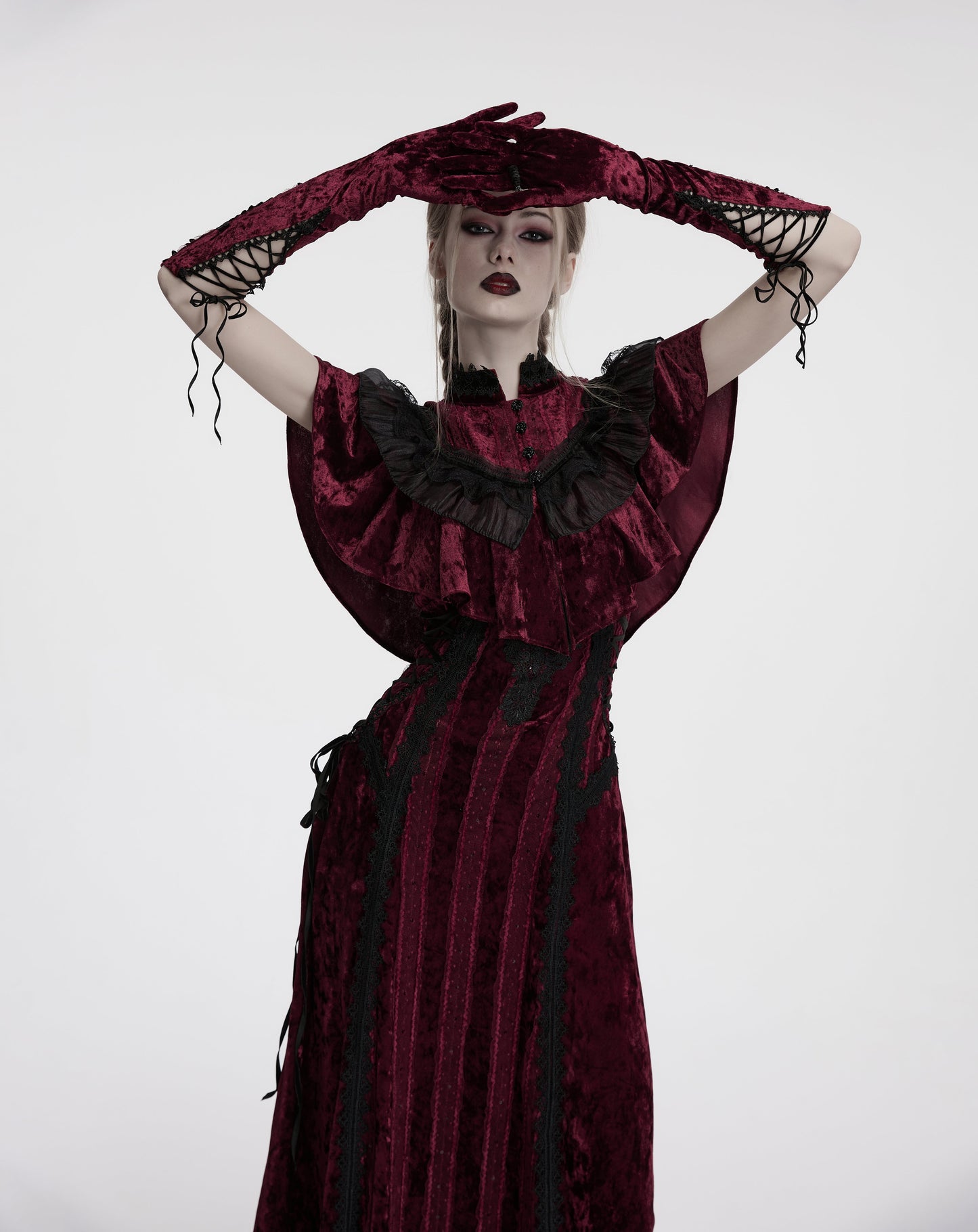 Gants en velours brodés Punk Rave Selene rouges