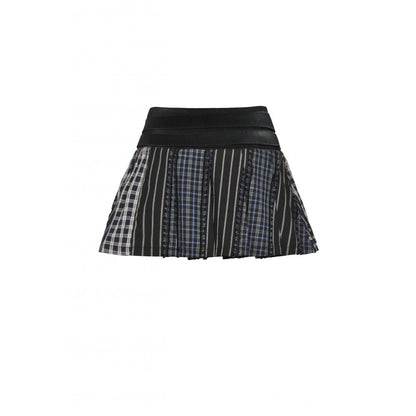 Mini-jupe plissée Dark in Love en patchwork tartan sauge et taille en cuir