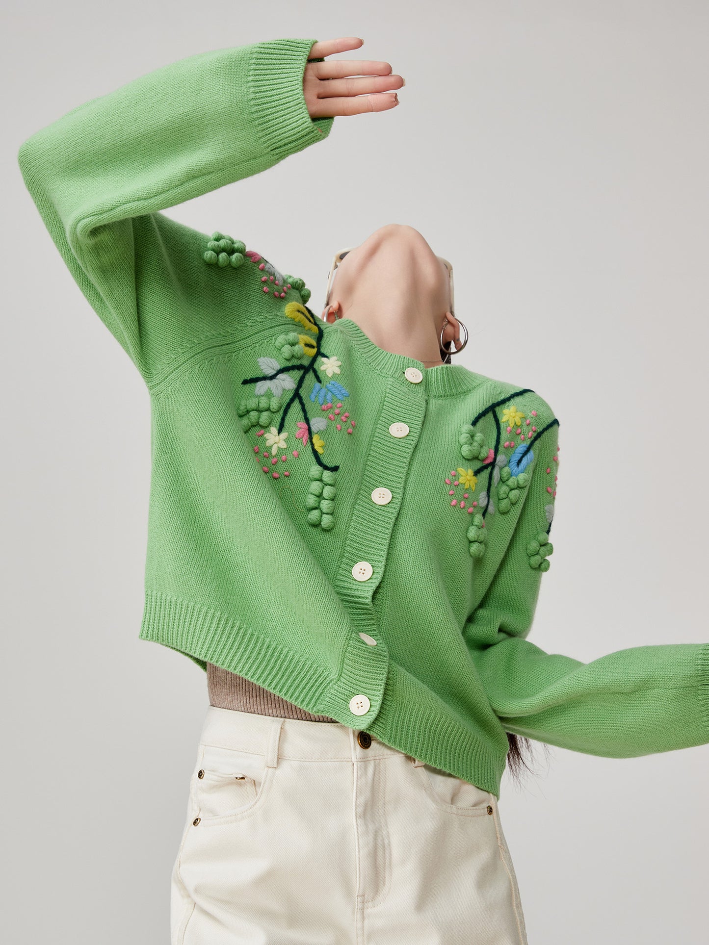 3DEmbroidered Round Neck Knitted Cardigan