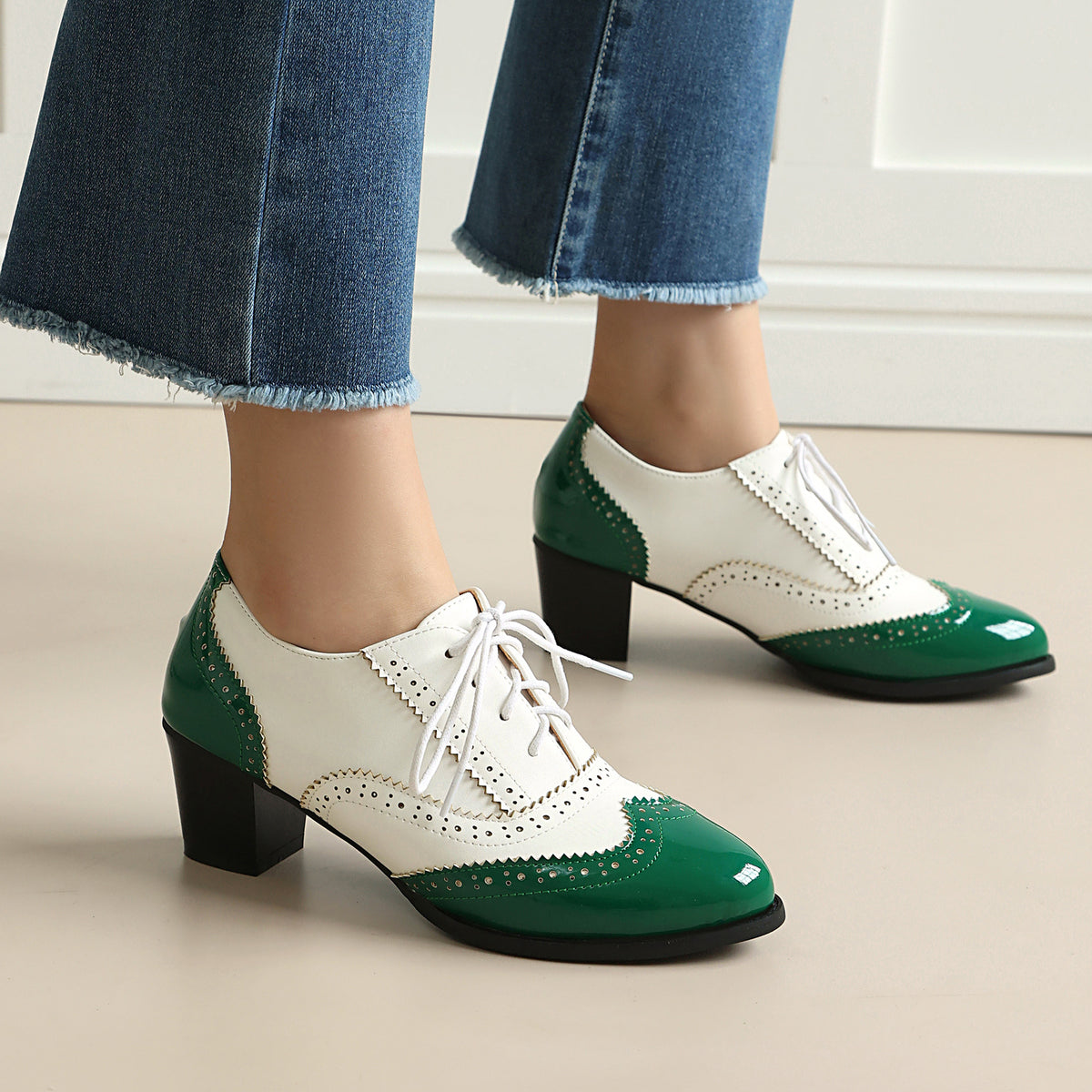 Women's Chunky Heel Lace-Up Brogues