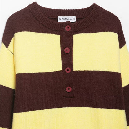 Round neck contrasting striped pullover knit sweater