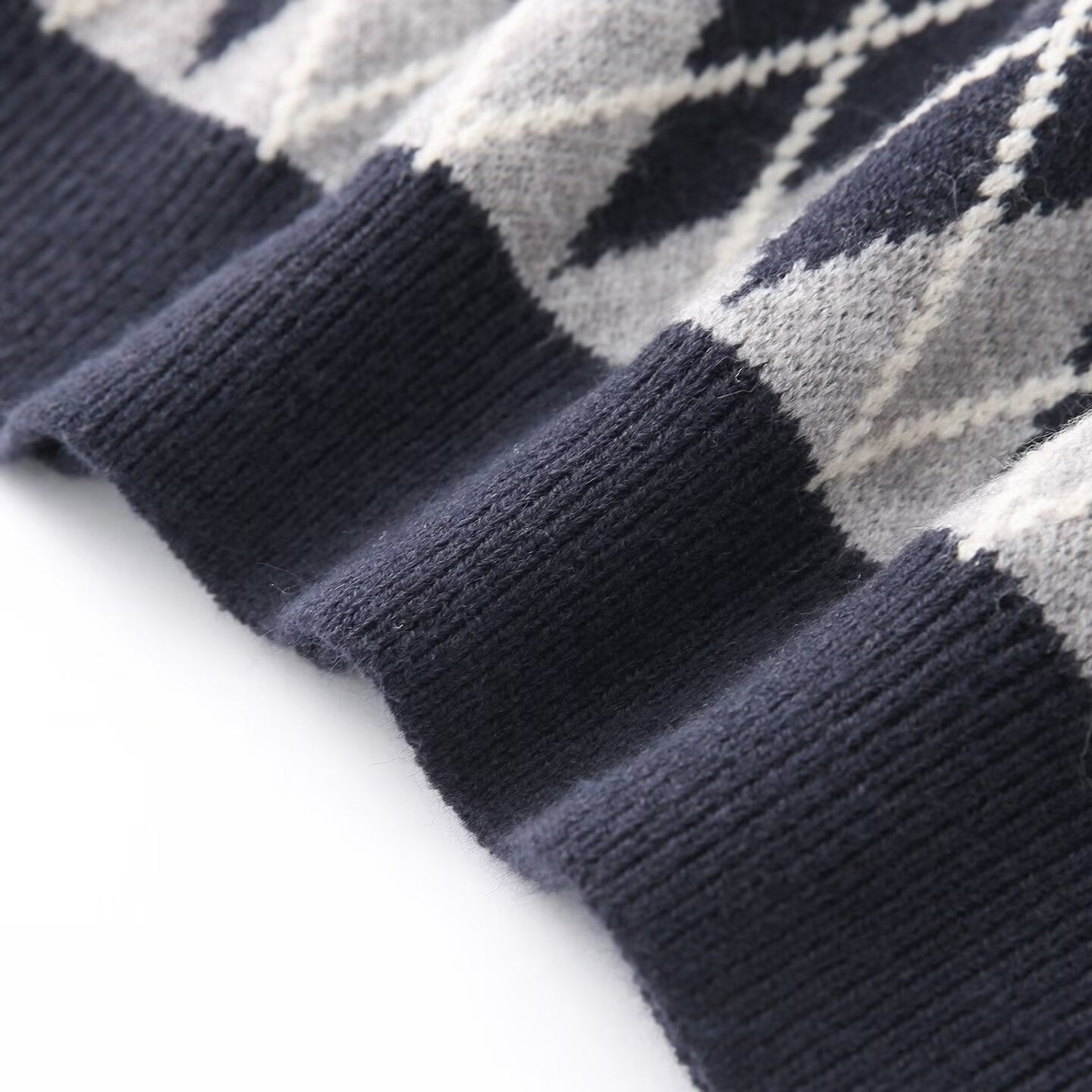 Casual versatile diamond knit sweater