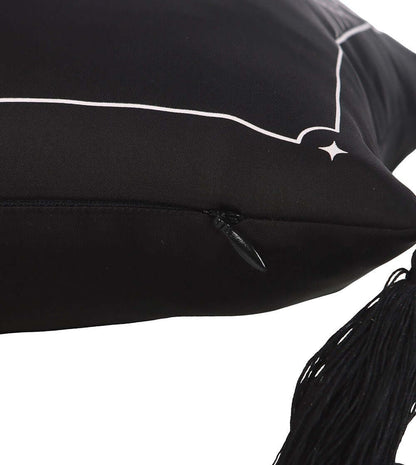 Coussin en satin « Gothic Gifts Dying to Go to Sleep »