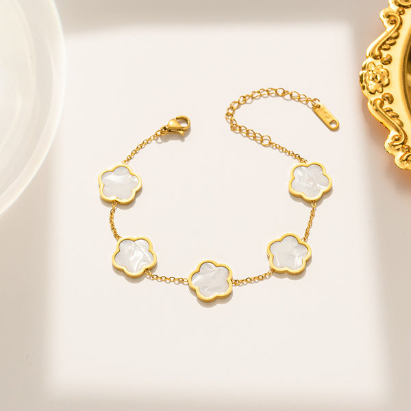 Bracelet en acier titane avec fleur d'herbe Parthenocissus