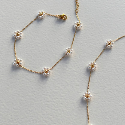 Pearl Small Flower Necklace