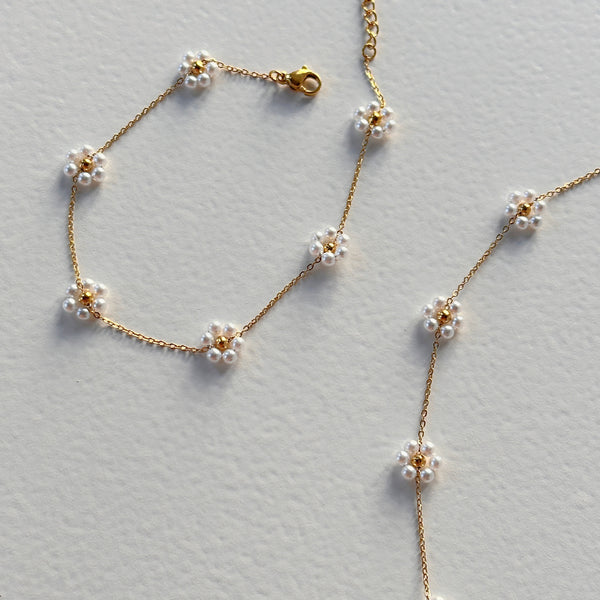 Pearl Small Flower Necklace